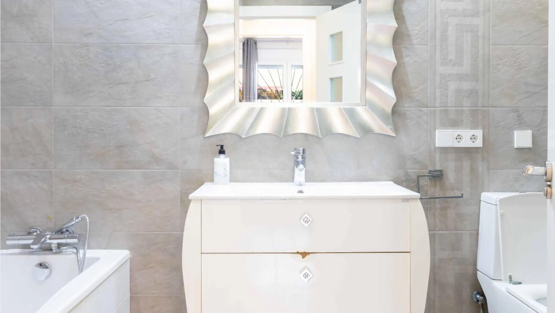 Hermoso Apartamento En El Centro De Los Boliches Fuengirola 0*,